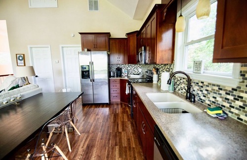 Clarkesville Cabin | Charming Cabin on 5 acres with Pond & Kayak