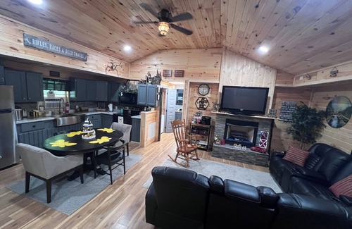 Corbin Cabin | Charming cabin retreat: cozy, scenic, and perfect for a relaxing getaway!