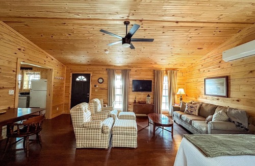 Giles County Cabin | Charming cabin surrounded by farmland in lovely Pulaski - WiFi included