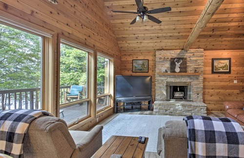 Watersmeet Cabin | Charming Cabin w/ Lake Access & Private Dock!