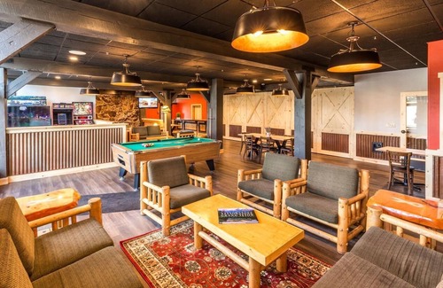 Moran Hotel | Charming Cabin with Mountain Views | Perfect for Family Nature Trip