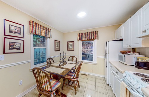 Mirror Lake Cabin | Charming cabin with private deck, fireplace, central AC, & private W/D