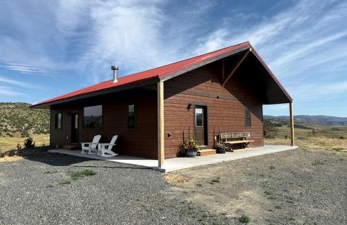 Madison County House | Charming Cabin with Panoramic Mountain Views near Pony in the Tobacco Root Foothills, Montana