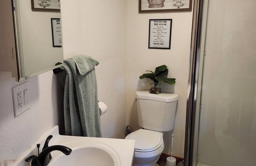 Show Low Cabin | Charming cabin with WIFI and AC in delightful Show LownWinter Rate 85.00 Nightly