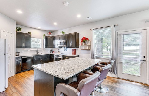 Hunt County House | Charming Caddo Mills Farmhouse w/Private Yard