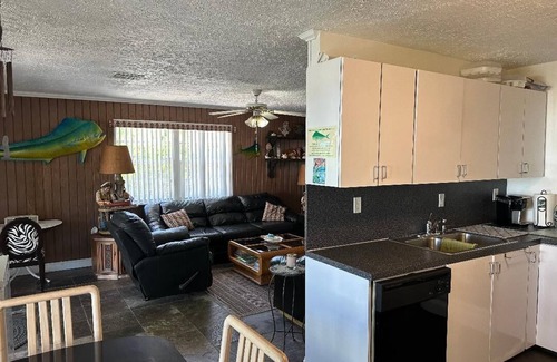 Breezeswept Beach Estates House | Charming Canal-Front 2/1 Getaway on Ramrod Key