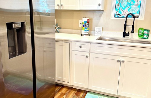 Midtown Ocean City House | Charming Canal Water View Townhome with Outdoor Pool, WiFi & AC in Ocean City