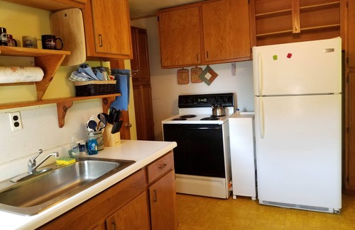 North Falmouth House | Charming Cape House in Megansett area of North Falmouth - walk to the beach!