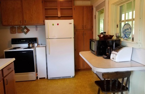North Falmouth House | Charming Cape House in Megansett area of North Falmouth - walk to the beach!