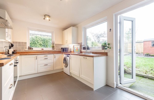 Comrie Cottage | Charming Cardoon Cottage in beautiful village