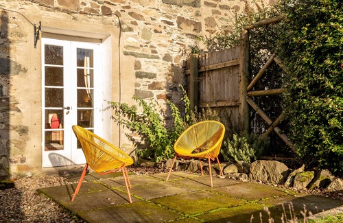 Comrie Cottage | Charming Cardoon Cottage in beautiful village