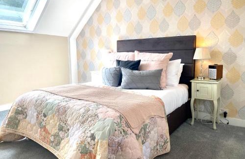 Comrie House | Charming Cardoon Cottage in beautiful village