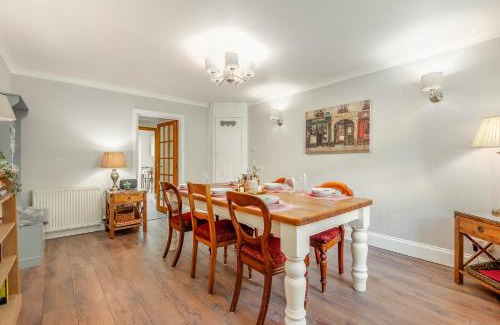 Comrie House | Charming Cardoon Cottage in beautiful village