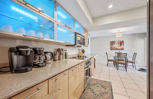 Entertainment District House | Charming Casa Camelback: 10-Min Walk to Old Town Scottsdale w/Pool & Patio!