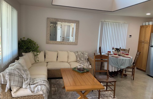 Fullerton Cottage | Charming Casita Near Disneyland Perfect for families and travelers in Fullerton