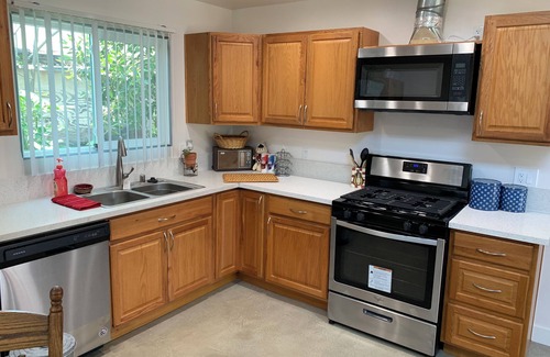 Fullerton Cottage | Charming Casita Near Disneyland Perfect for families and travelers in Fullerton