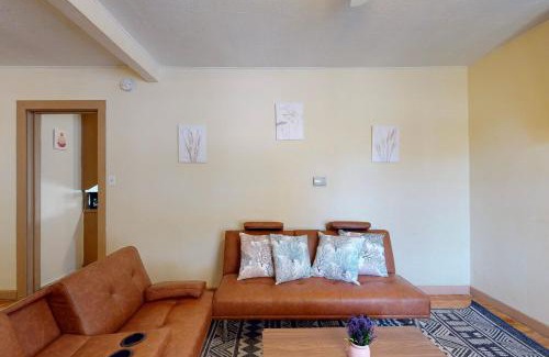 Albuquerque House | Charming Casita with 3br with Parking & Wifi!