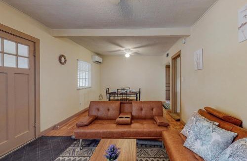 Albuquerque House | Charming Casita with 3br with Parking & Wifi!