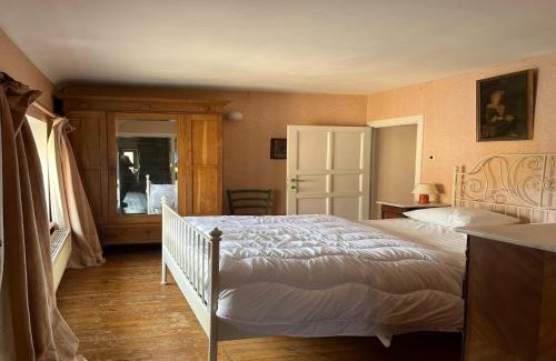 Roumont House | Charming Castle in Roumont