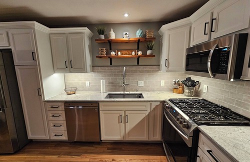Oscoda House | Charming Cedar Lake Chalet – Renovated, Spacious, and Steps from Golf & Dining