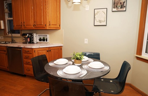 Dearborn Heights House | Charming, Central, Cozy Home - Ideal