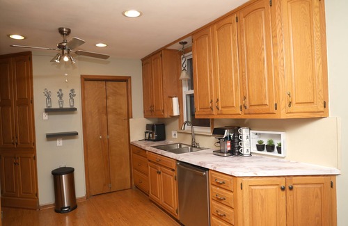 Dearborn Heights House | Charming, Central, Cozy Home - Ideal