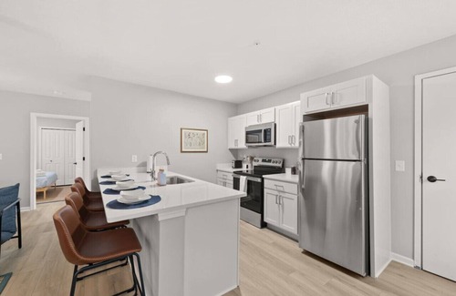 University Circle Apartment | Charming & Central | 3 Bedroom | CLE Clinic
