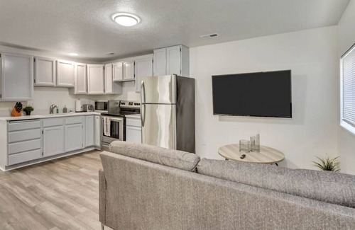 North Park Apartment | Charming Central Provo Apartment - Has W/D!