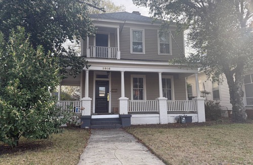 Earlewood House | Charming Century Old 3-bedroom house with WiFi and AC in fantastic Columbia