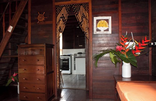 Mambucaba Ski Chalet | Charming Chalet in front of the sea, on Jabaquara beach - Paraty, 5 min. from the Historic Center
