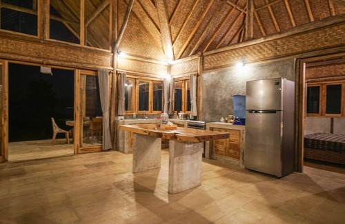 Kintamani House | Charming chalet by the lake in Kintamani