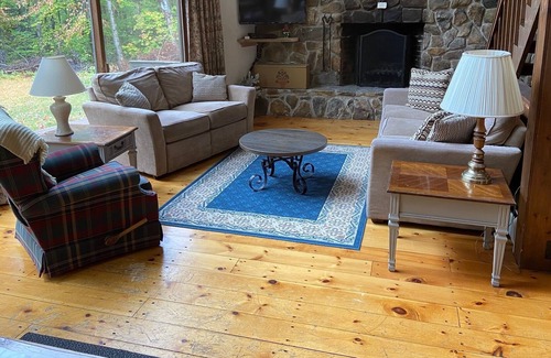 Londonderry Ski Chalet | Charming Chalet - PERFECT FOR FAMILIES!!!