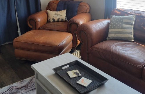 Kellogg House | Charming Chalet-Walk to Silver Mt., park, coffee cafe, grocery store, etc