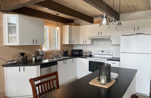 Saint Donat Ski Chalet | Charming chalet with WiFi in Saint-Donat