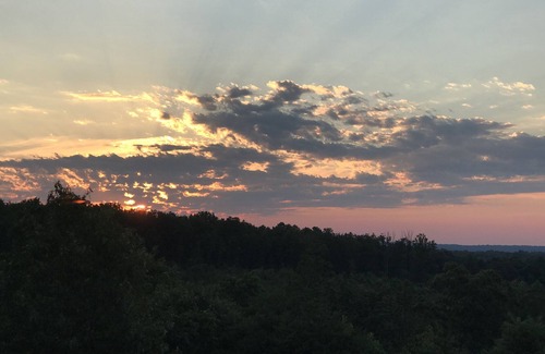 Arvonia House | Charming Chalet with incredible sunrises, and breath taking views...