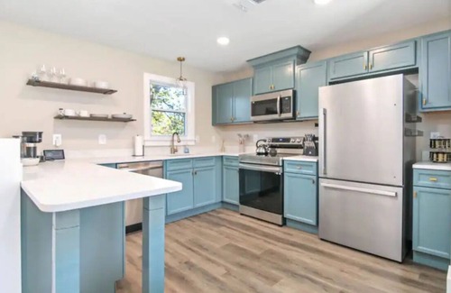 Goose Creek House | Charming Charleston Retreat: Your Perfect Home Away From Home.