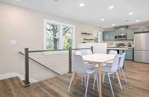 Goose Creek House | Charming Charleston Retreat: Your Perfect Home Away From Home.
