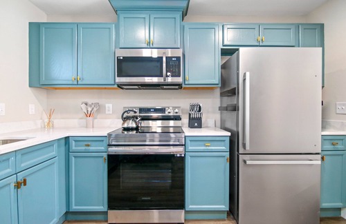 Goose Creek House | Charming Charleston Retreat: Your Perfect Home Away From Home.