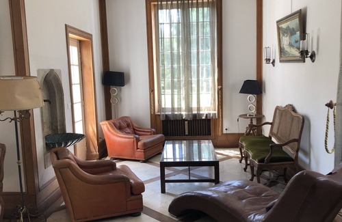 Golfech Other | Charming chateau, spacious and pleasant. Heated swimming pool. Promos and discounts.