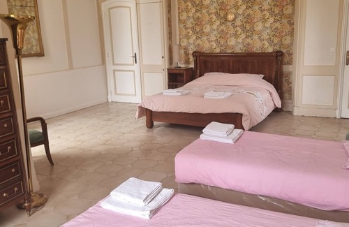 Golfech Other | Charming chateau, spacious and pleasant. Heated swimming pool. Promos and discounts.