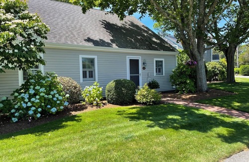 West Chatham Condo | Charming Chatham condo - Oyster Pond views, pool, tennis court and water access