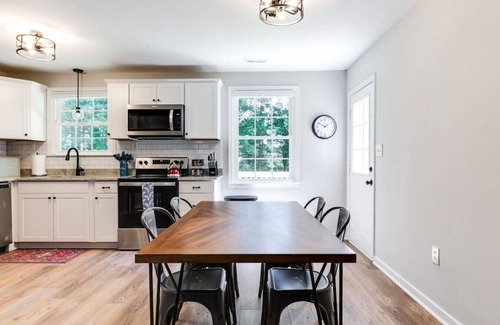 Dumbarton House | Charming, Cheerful 3 Bedroom Home in Richmond, VA!