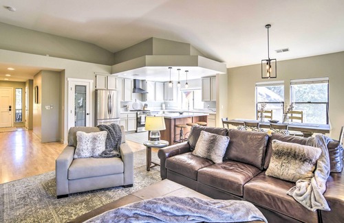 Lake Almanor West House | Charming Chester Home w/Furnished Porch!