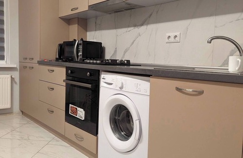 Chisinau Apartment | Charming Chișinău Apartment With Gas Heating & Hot Tub