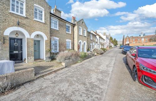Long Melford House | Charming Church Walk, Long Melford - 2 bedroom property with parking