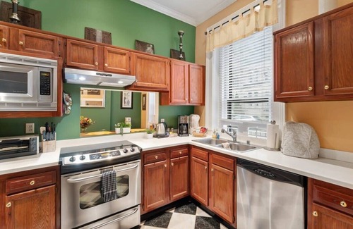 Old Louisville Condo | Charming Churchill Downs Cottage