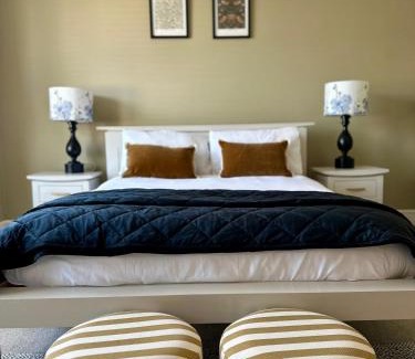 Portsmouth House | Charming city home free parking
