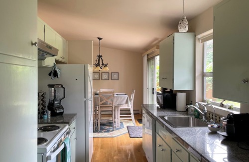 Lake Hills House | Charming City Home with Professional WFH Setup & AC