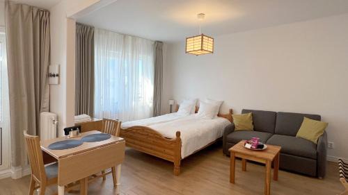 Kungsholmen Apartment | Charming City Studio, 10 Min Walk to Train Station