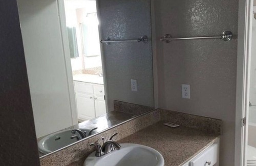 Arden-Arcade Apartment | Charming clean 2-bedroom apartment with WiFi, AC in awesome Sacramento Arden